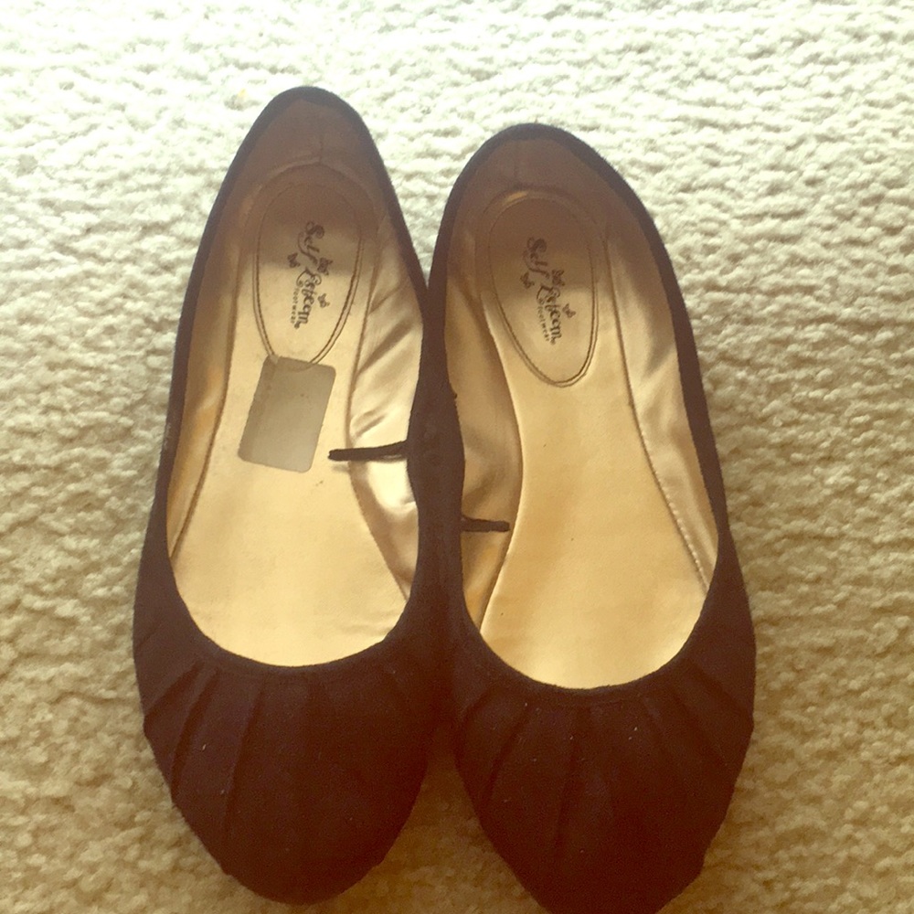 ✨ MOVING SALE!! ✨  Like New Black Flats, Size 10